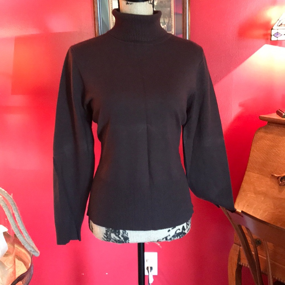 Mainbocher Brown Turtleneck